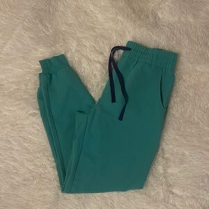 Figs 😷 Surgical Green